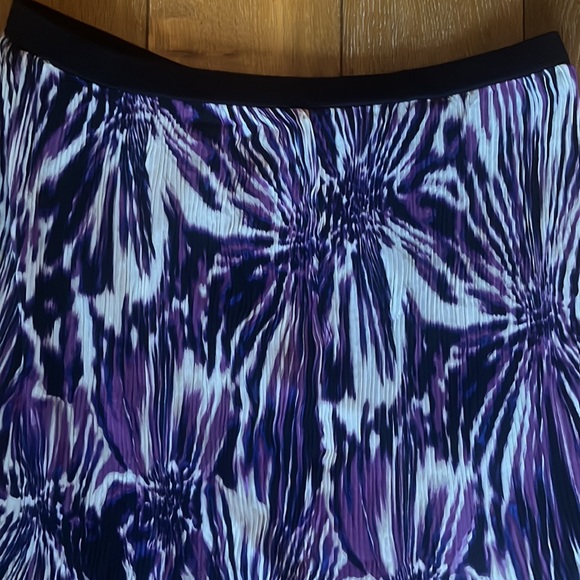 Worthington pleated skirt purple size L, elastic waist asymmetrical high low - Picture 7 of 11